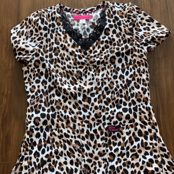 Brand new Betsy Johnson scrub top - Picture 1 of 1